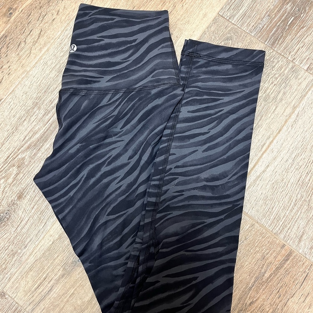 Lululemon Le Tigre Aligns NWOT
